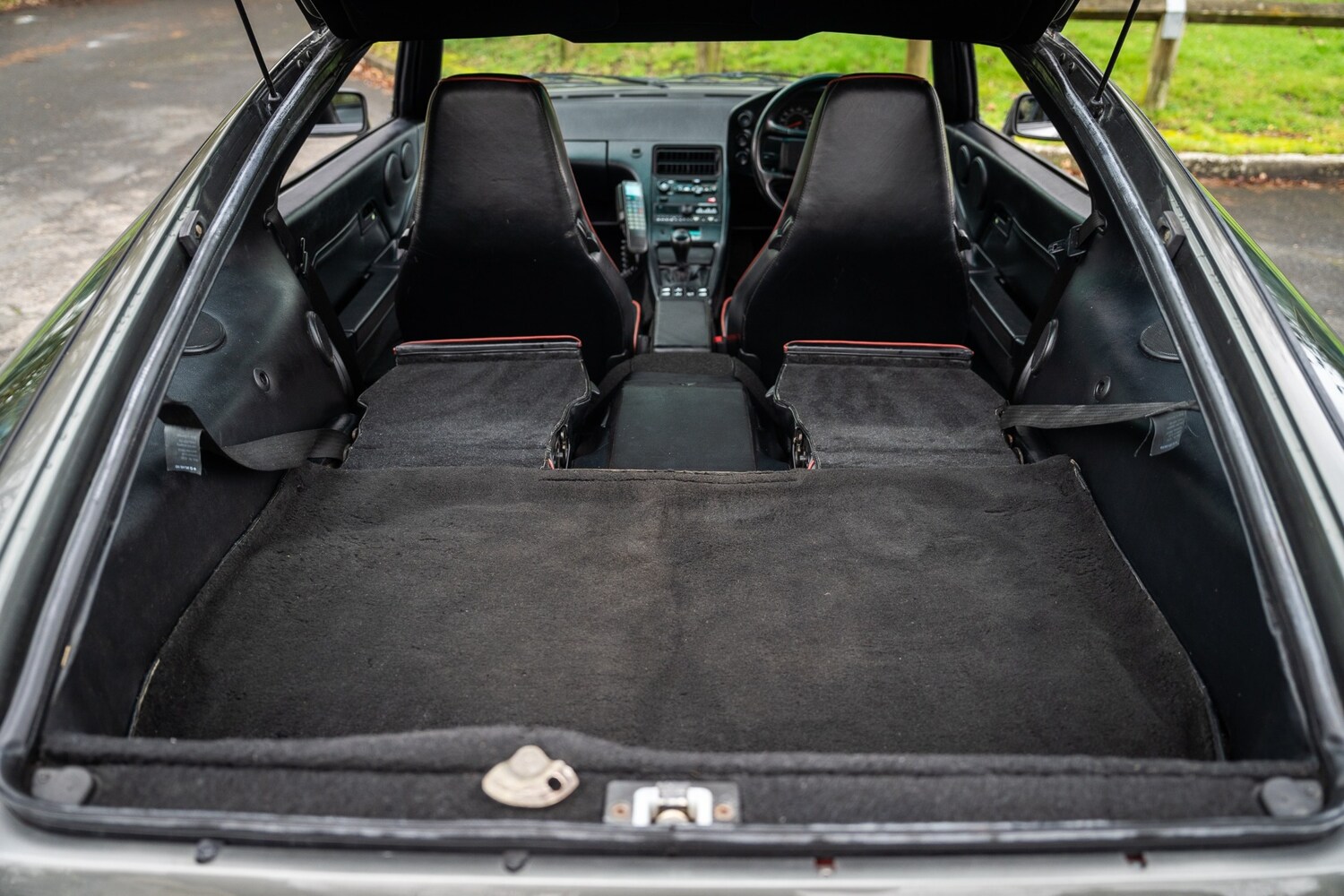 Used Porsche 928 1993 for sale - 77541858: Photo 76