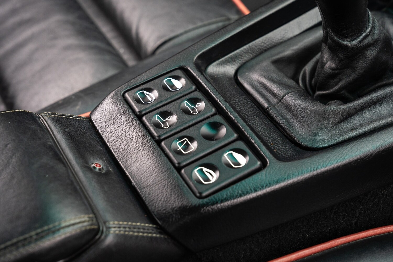 Used Porsche 928 1993 for sale - 77541858: Photo 81