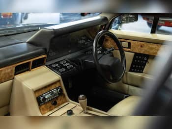 Used Aston Martin Lagonda 1981 for sale - 79625381: Photo