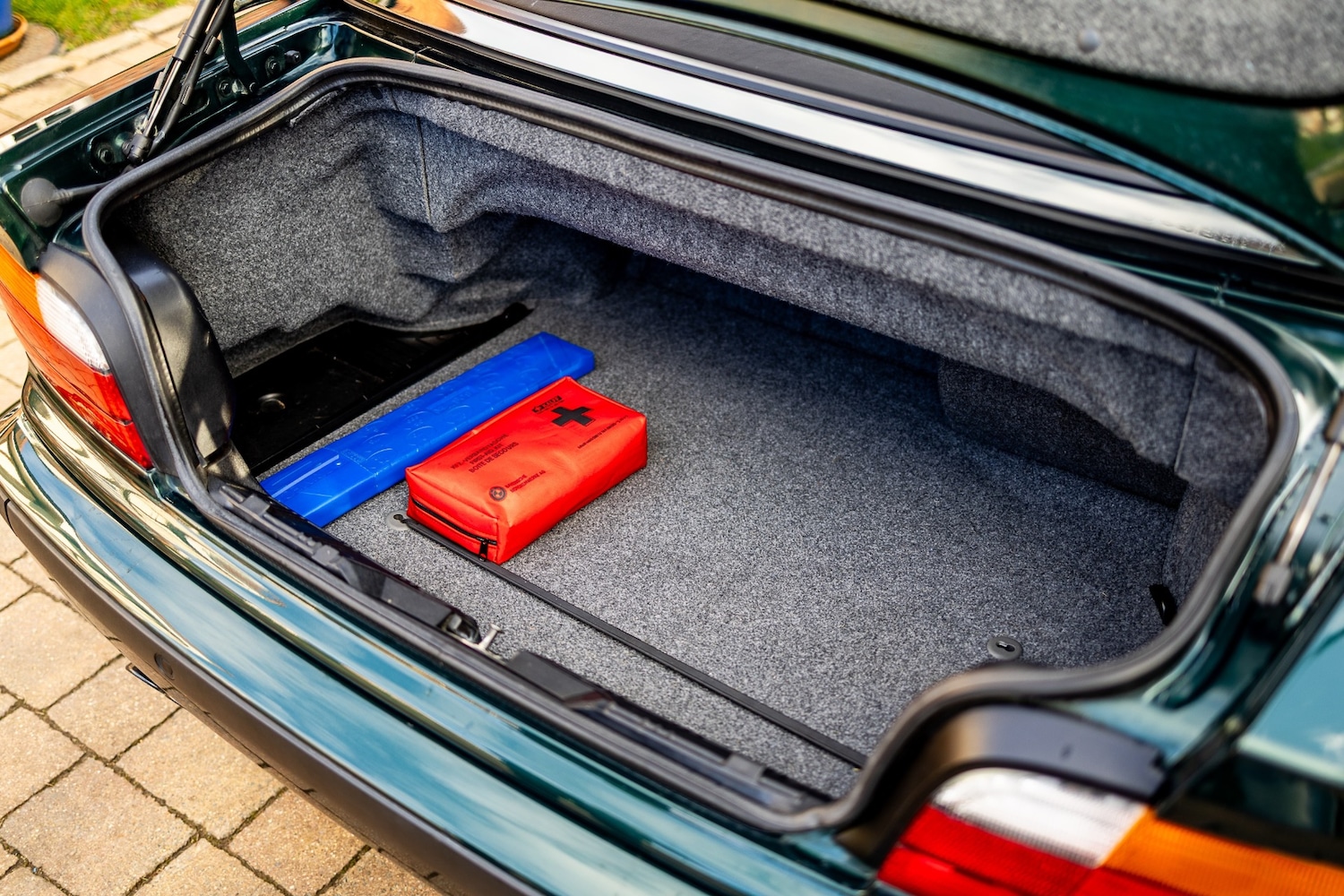 Used BMW 3 Series 1998 for sale - 77591669: Photo 42