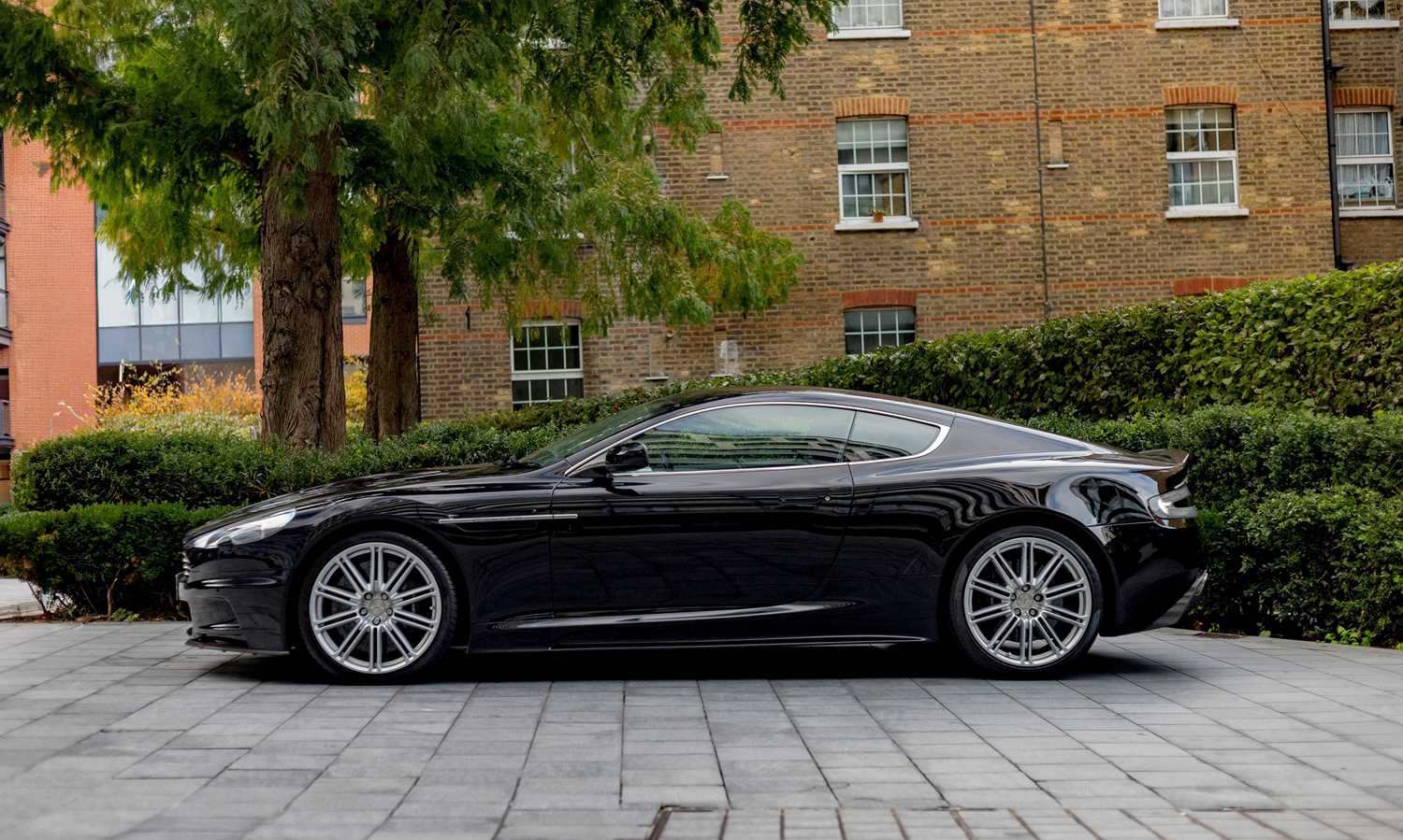 Used Aston Martin DBS for sale - 76543117: Photo 2