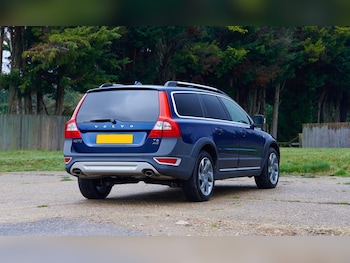 Used Volvo XC70 2012 for sale - 77542558: Photo