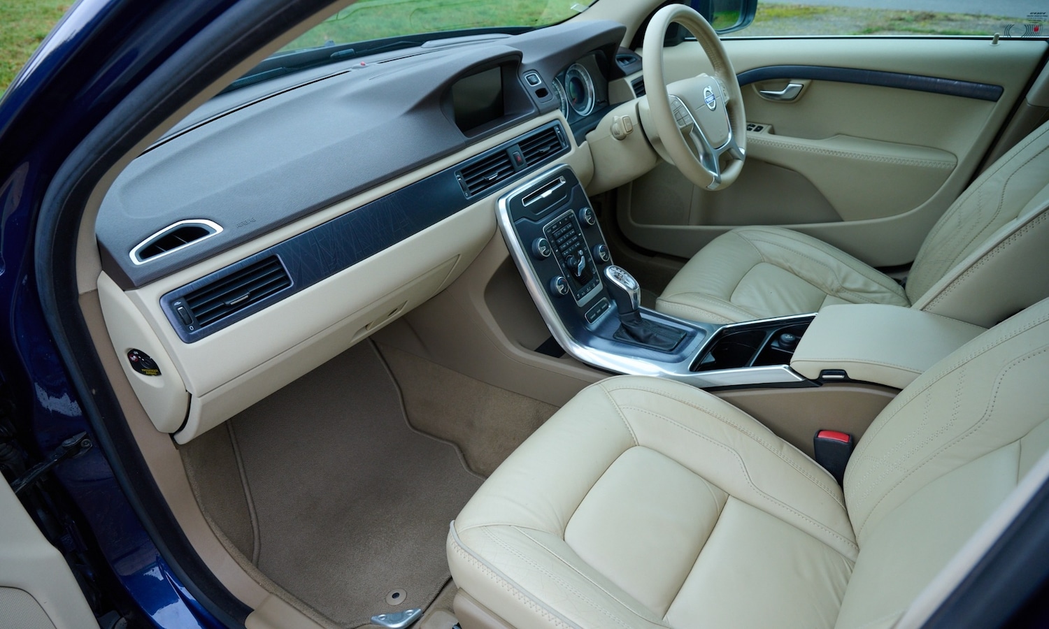 Used Volvo XC70 2012 for sale - 77542558: Photo 4