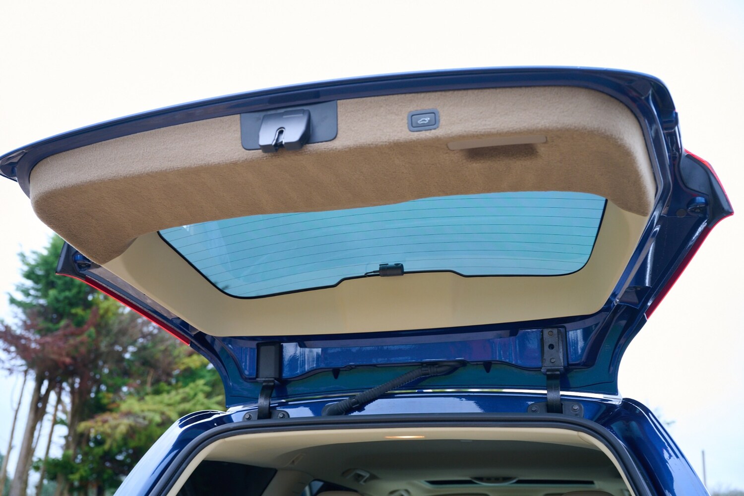 Used Volvo XC70 2012 for sale - 77542558: Photo 43