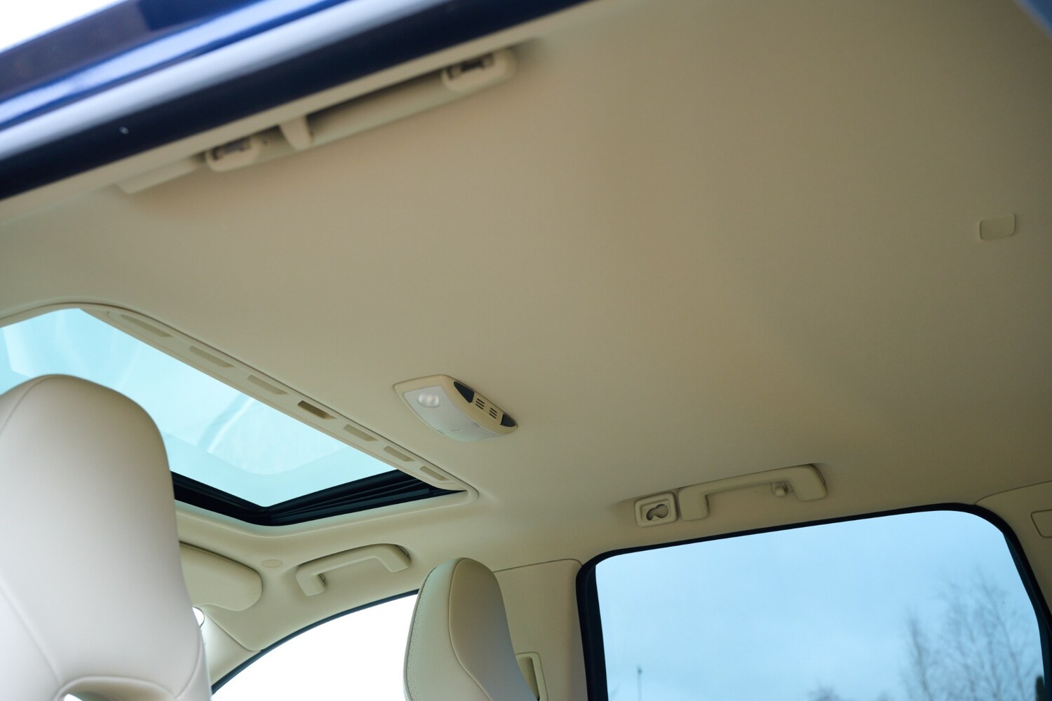 Used Volvo XC70 2012 for sale - 77542558: Photo 45