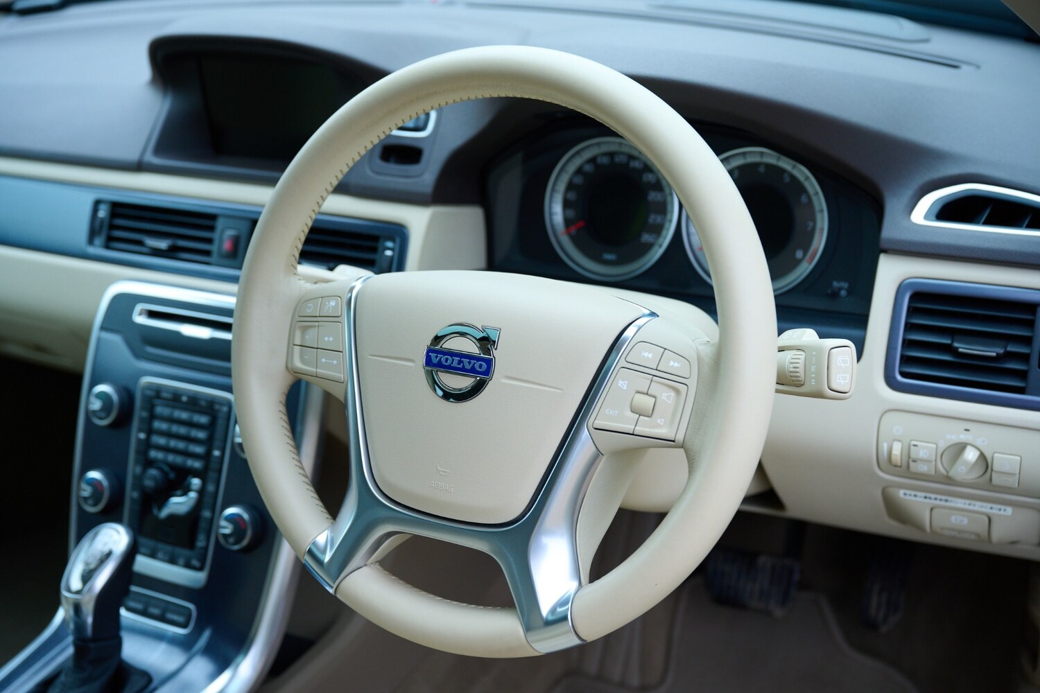 Used Volvo XC70 2012 for sale - 77542558: Photo 48