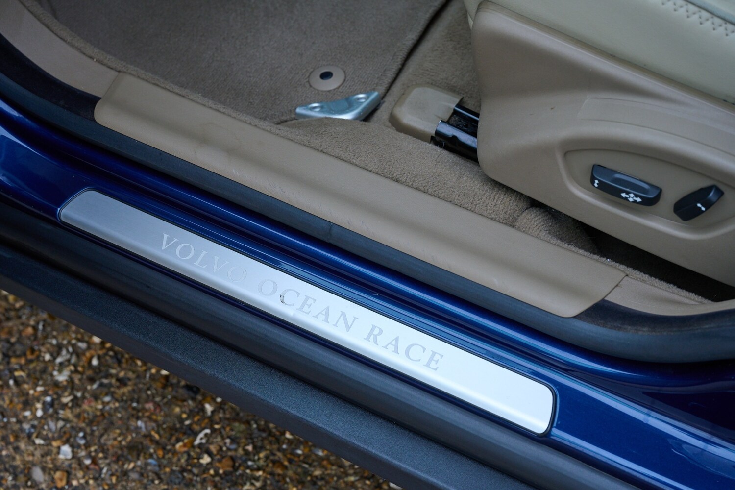 Used Volvo XC70 2012 for sale - 77542558: Photo 51