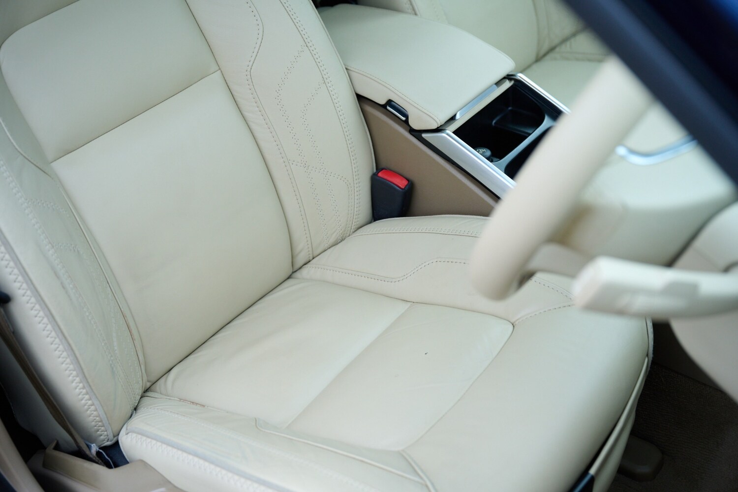 Used Volvo XC70 2012 for sale - 77542558: Photo 54