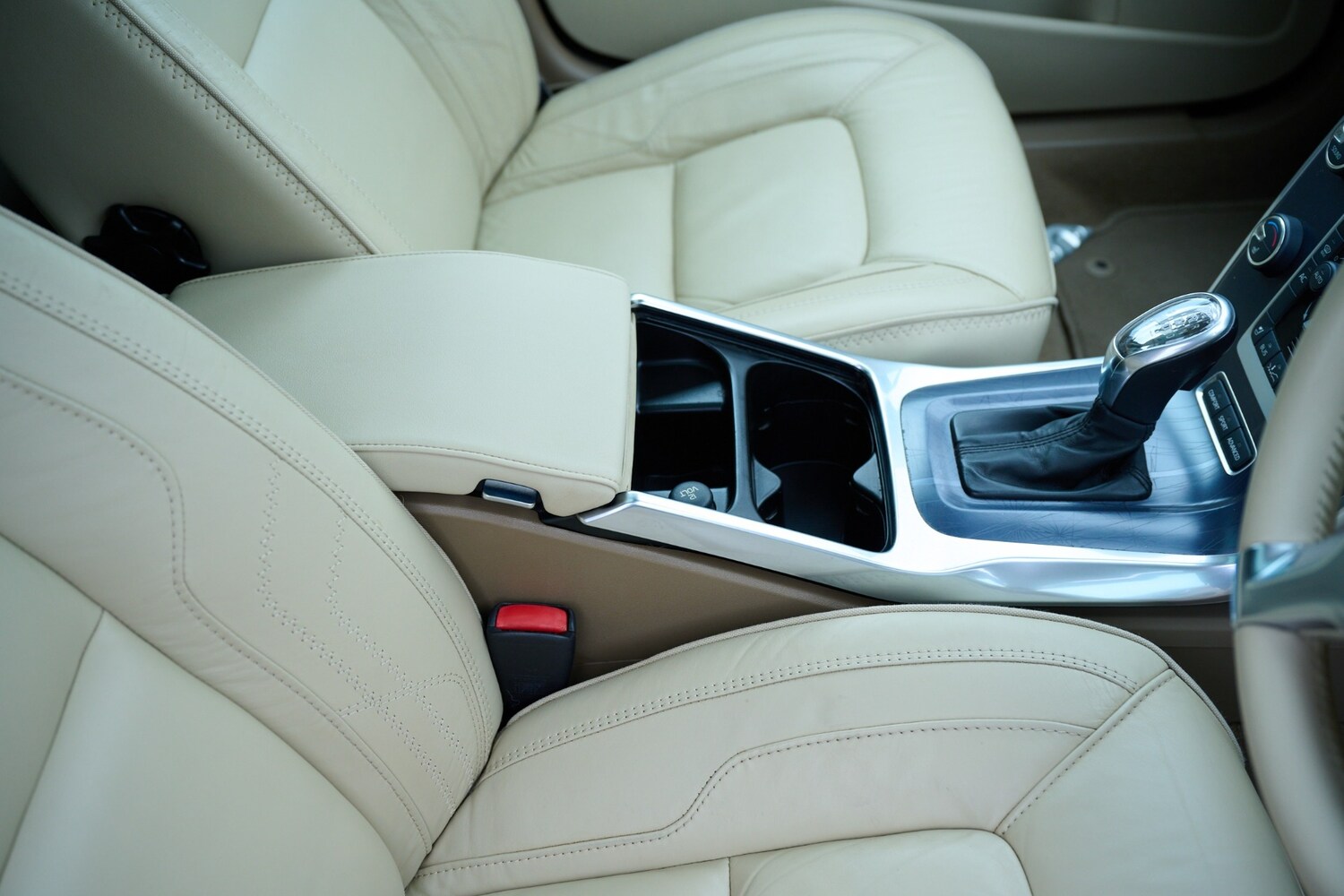 Used Volvo XC70 2012 for sale - 77542558: Photo 55