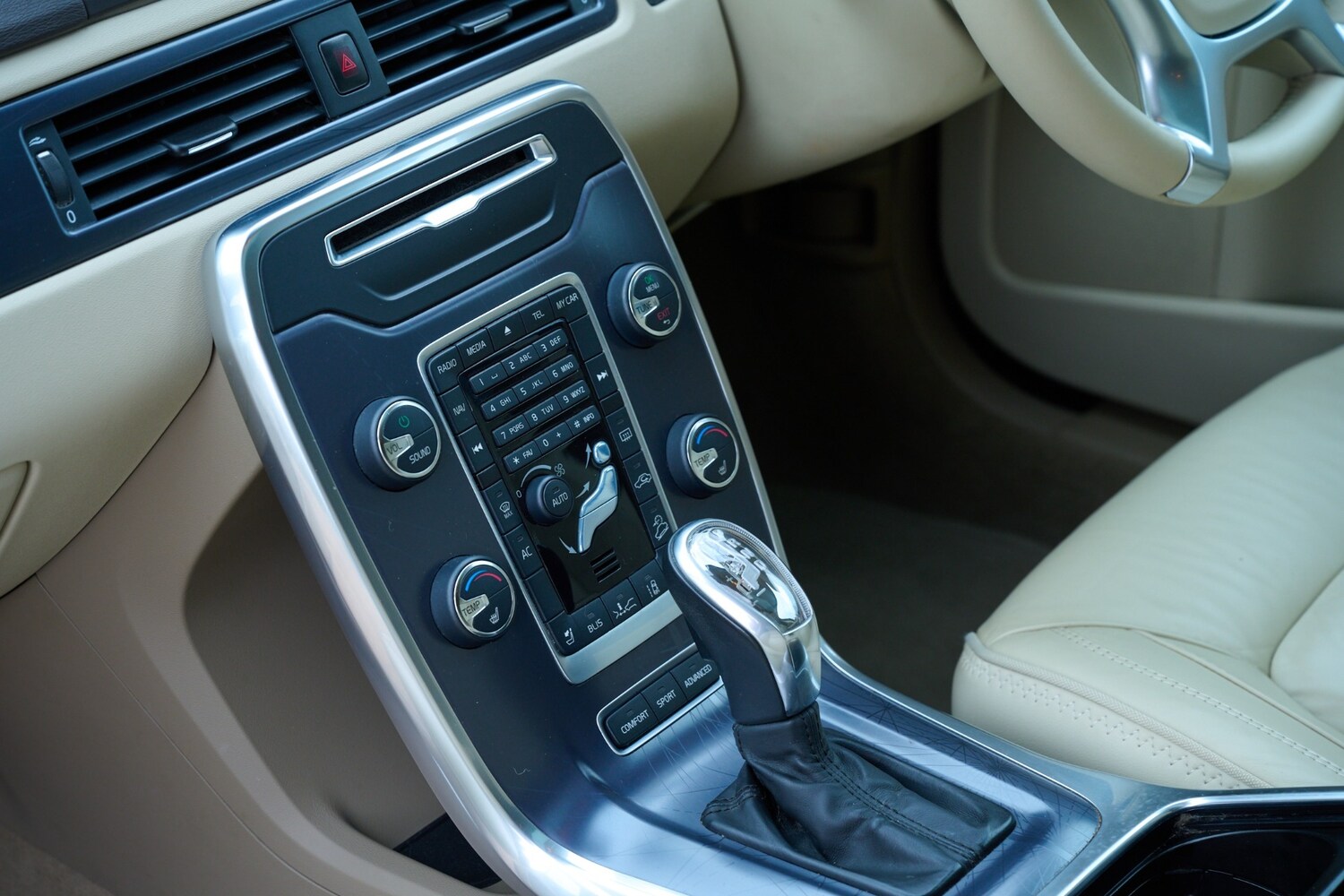 Used Volvo XC70 2012 for sale - 77542558: Photo 66