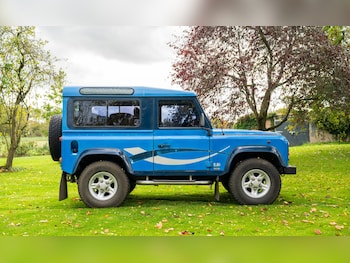 Used Land Rover Defender 90 undefined for sale - 76391183: Photo
