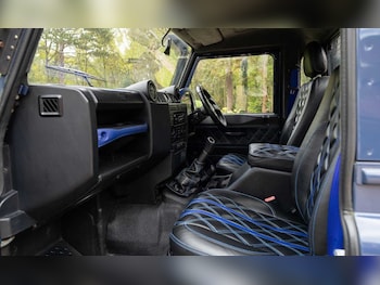 Used Land Rover Defender 2010 for sale - 78408205: Photo