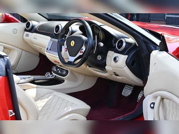 Used Ferrari California 2011 for sale - 79055490: Photo
