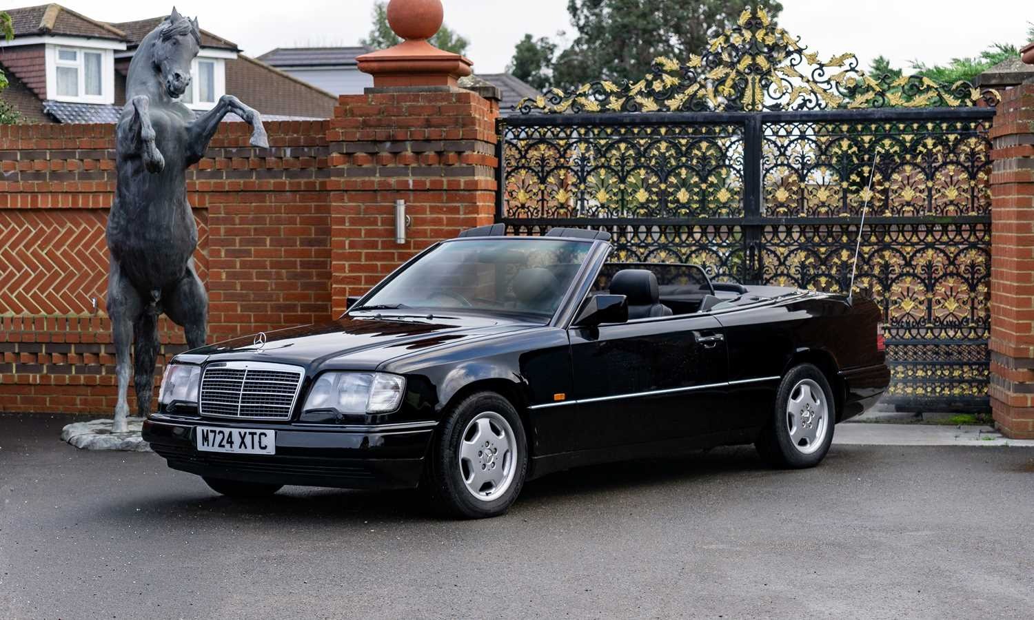 Used Mercedes-Benz E Class 1995 for sale - 76554357: Photo 1
