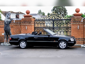 Used Mercedes-Benz E Class 1995 for sale - 76554357: Photo