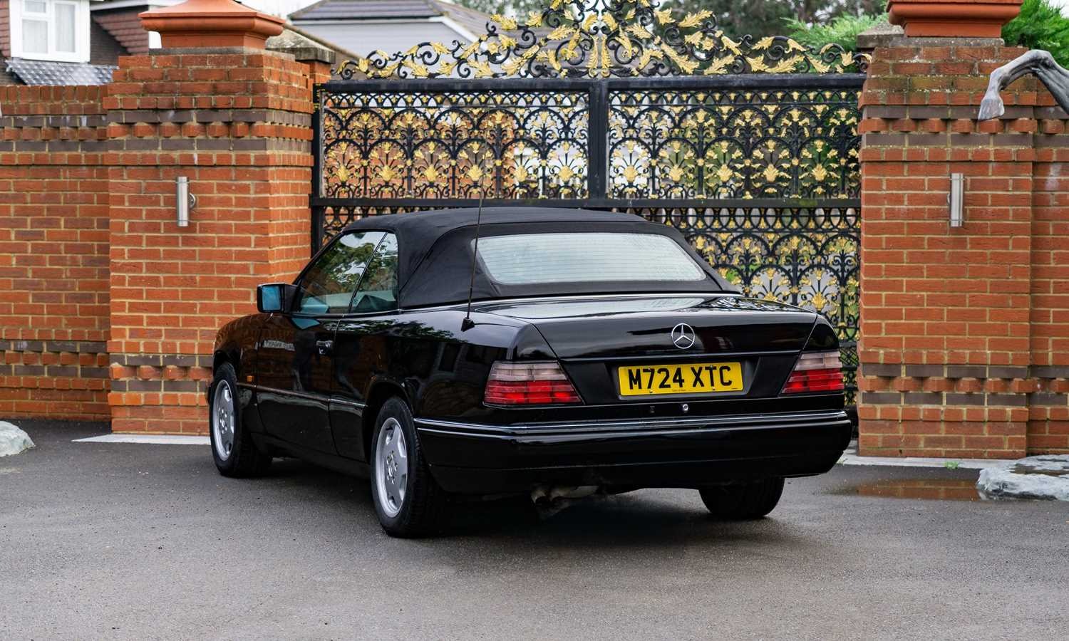 Used Mercedes-Benz E Class 1995 for sale - 76554357: Photo 3