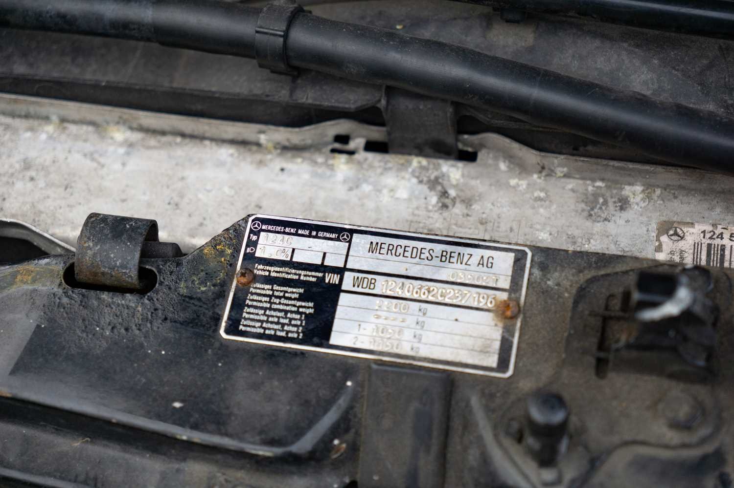 Used Mercedes-Benz E Class 1995 for sale - 76554357: Photo 37