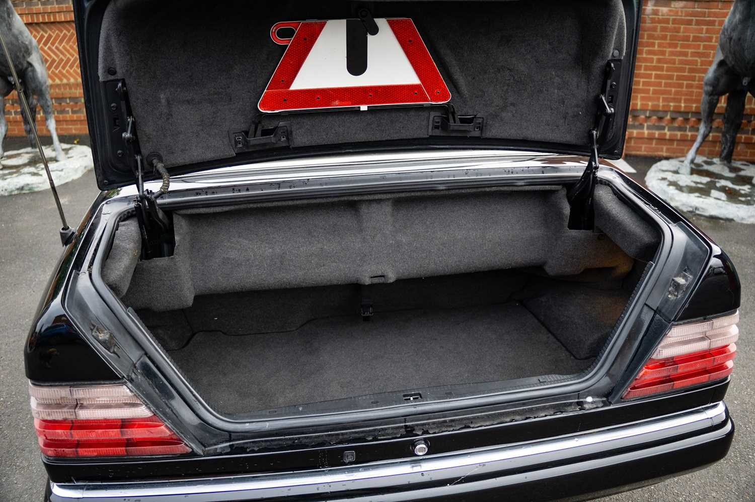 Used Mercedes-Benz E Class 1995 for sale - 76554357: Photo 41