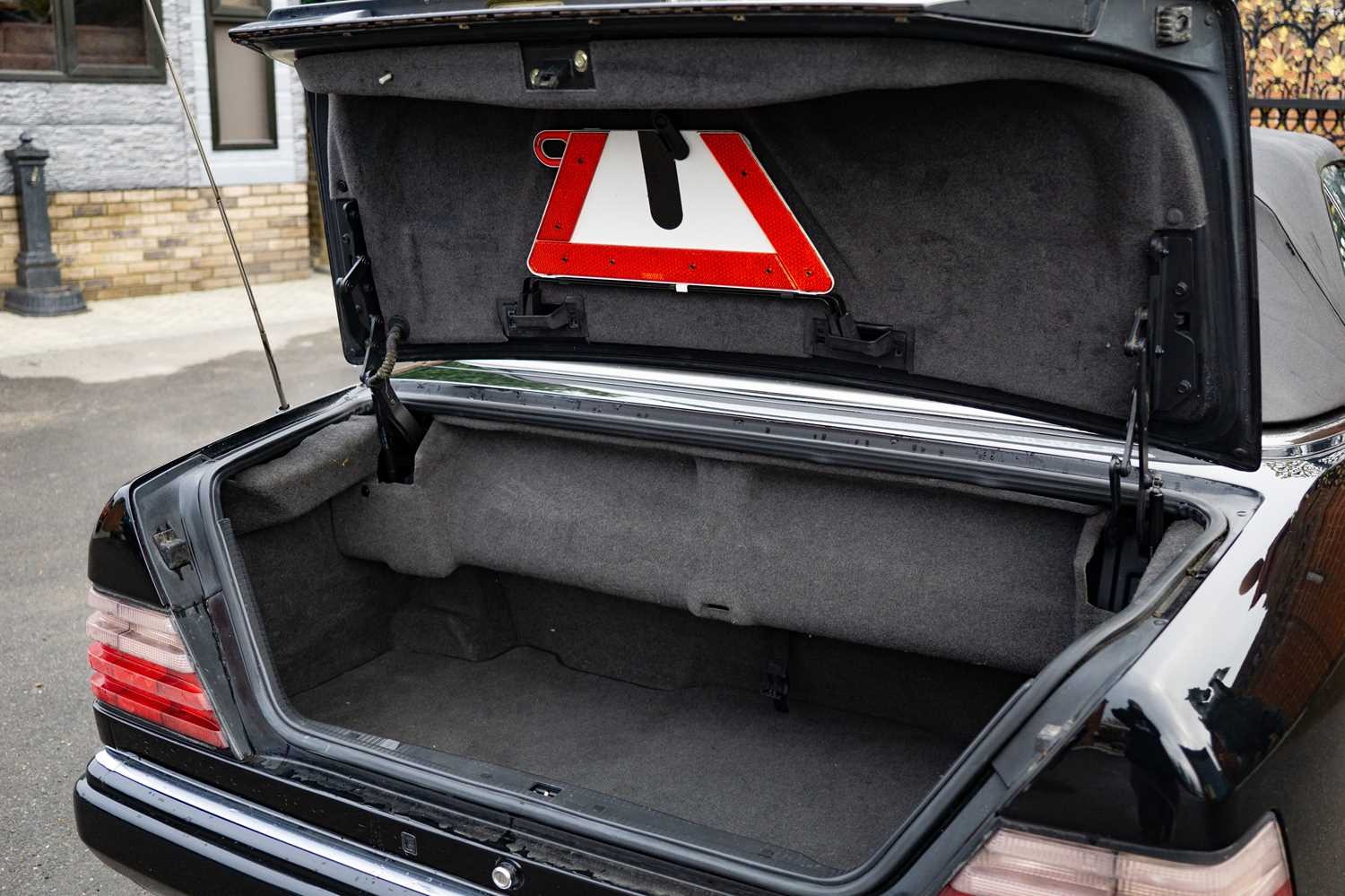 Used Mercedes-Benz E Class 1995 for sale - 76554357: Photo 42