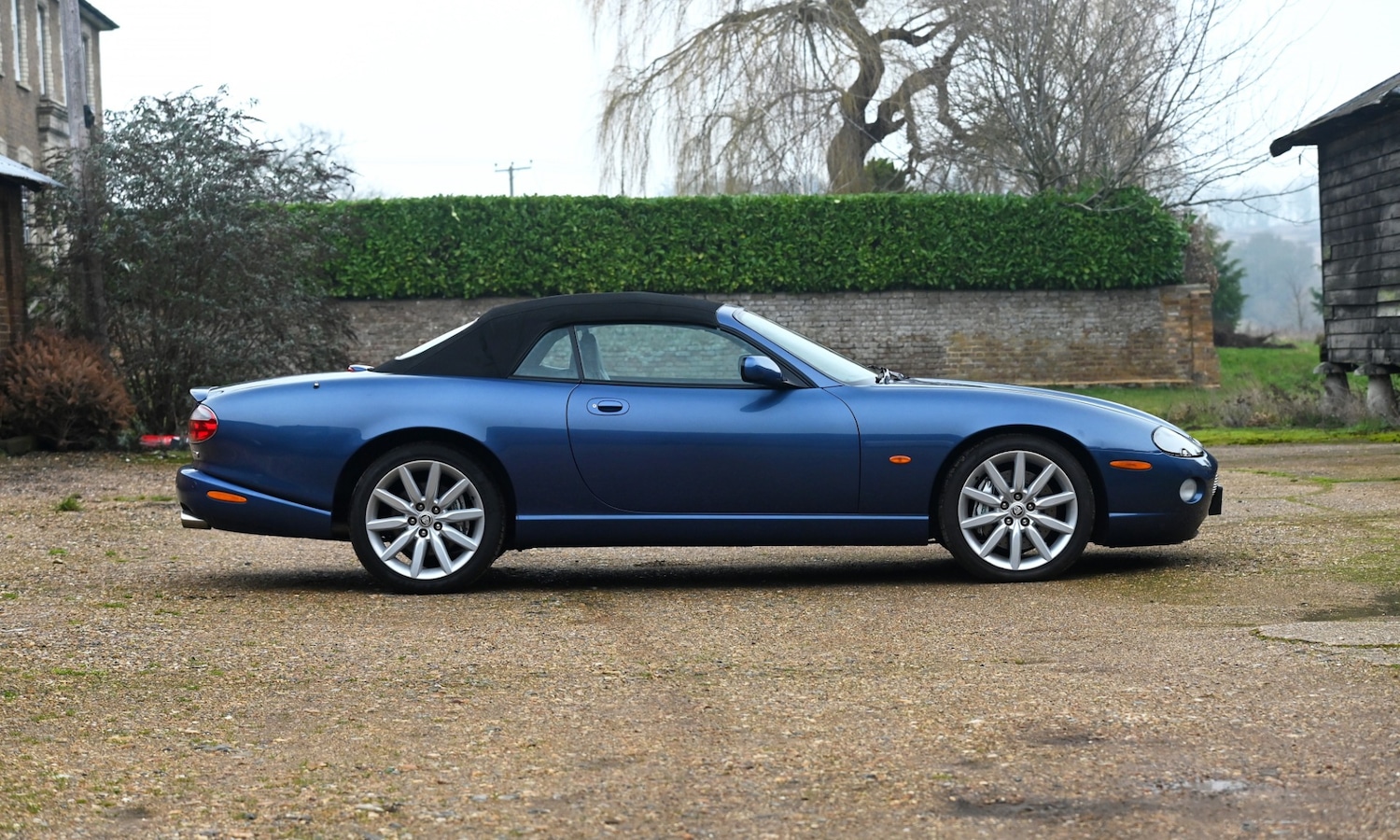 Used Jaguar XKR 2004 for sale - 77459771: Photo 2