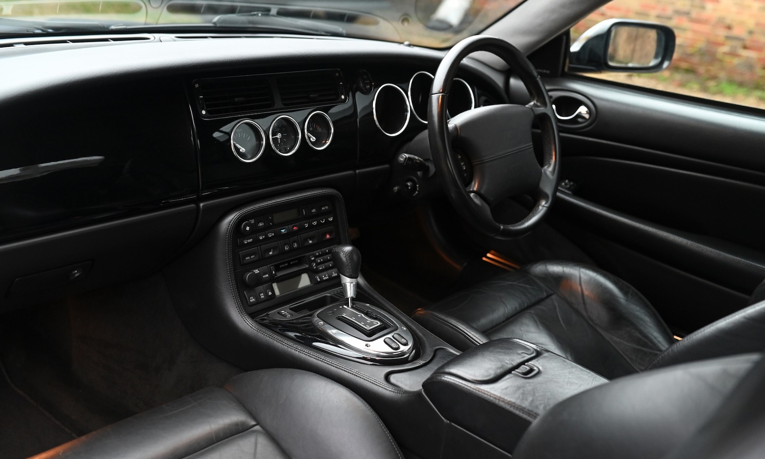 Used Jaguar XKR 2004 for sale - 77459771: Photo 4