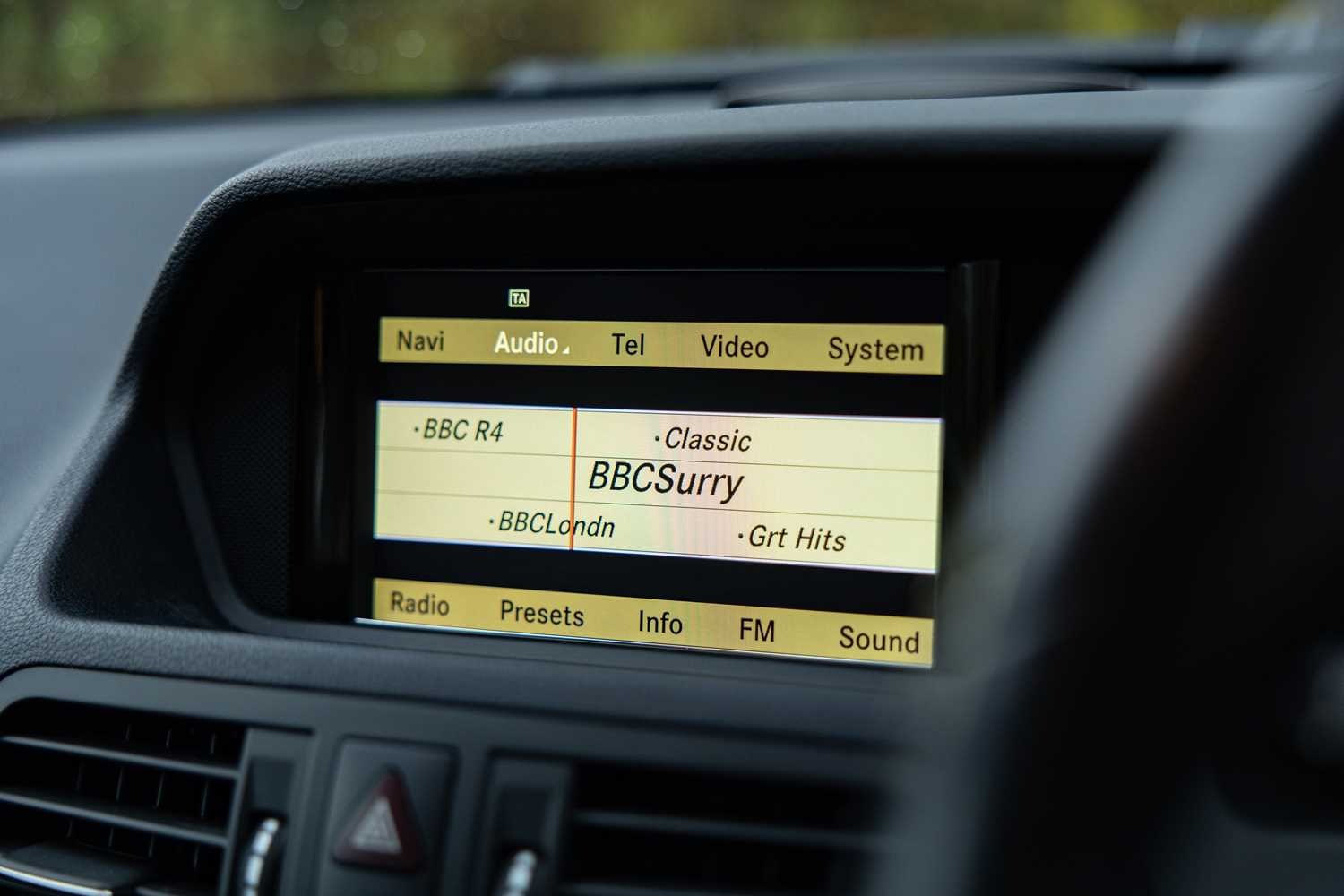 Used Mercedes-Benz E Class 2010 for sale - 76557128: Photo 24