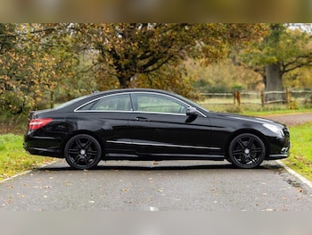 Used Mercedes-Benz E Class 2010 for sale - 76557128: Photo