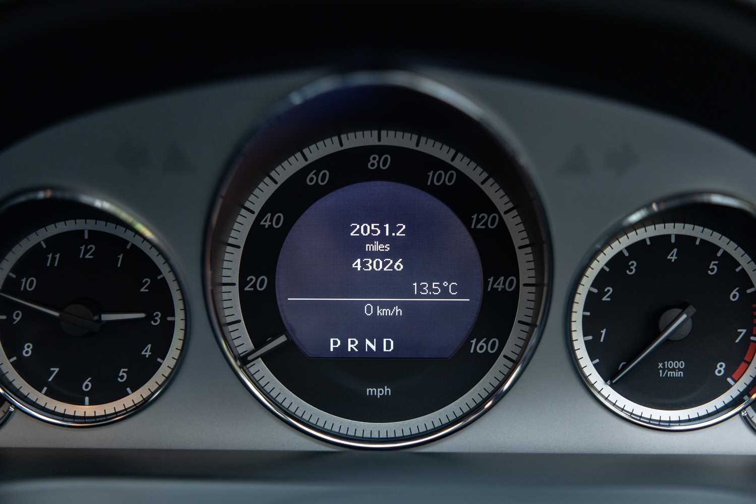 Used Mercedes-Benz E Class 2010 for sale - 76557128: Photo 35