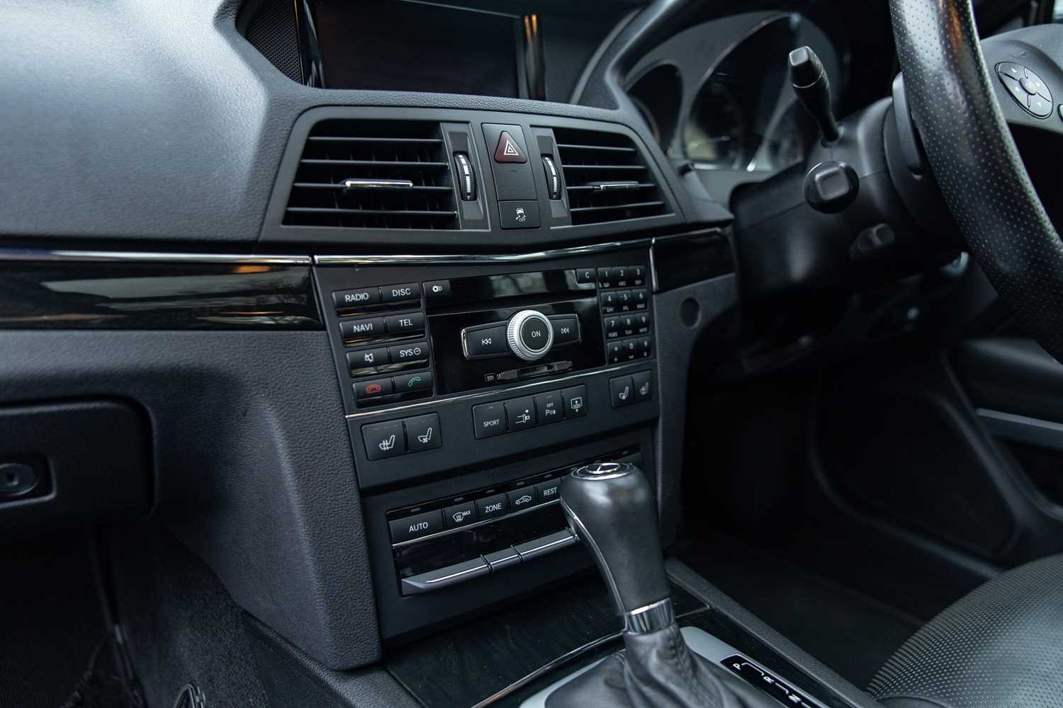 Used Mercedes-Benz E Class 2010 for sale - 76557128: Photo 36