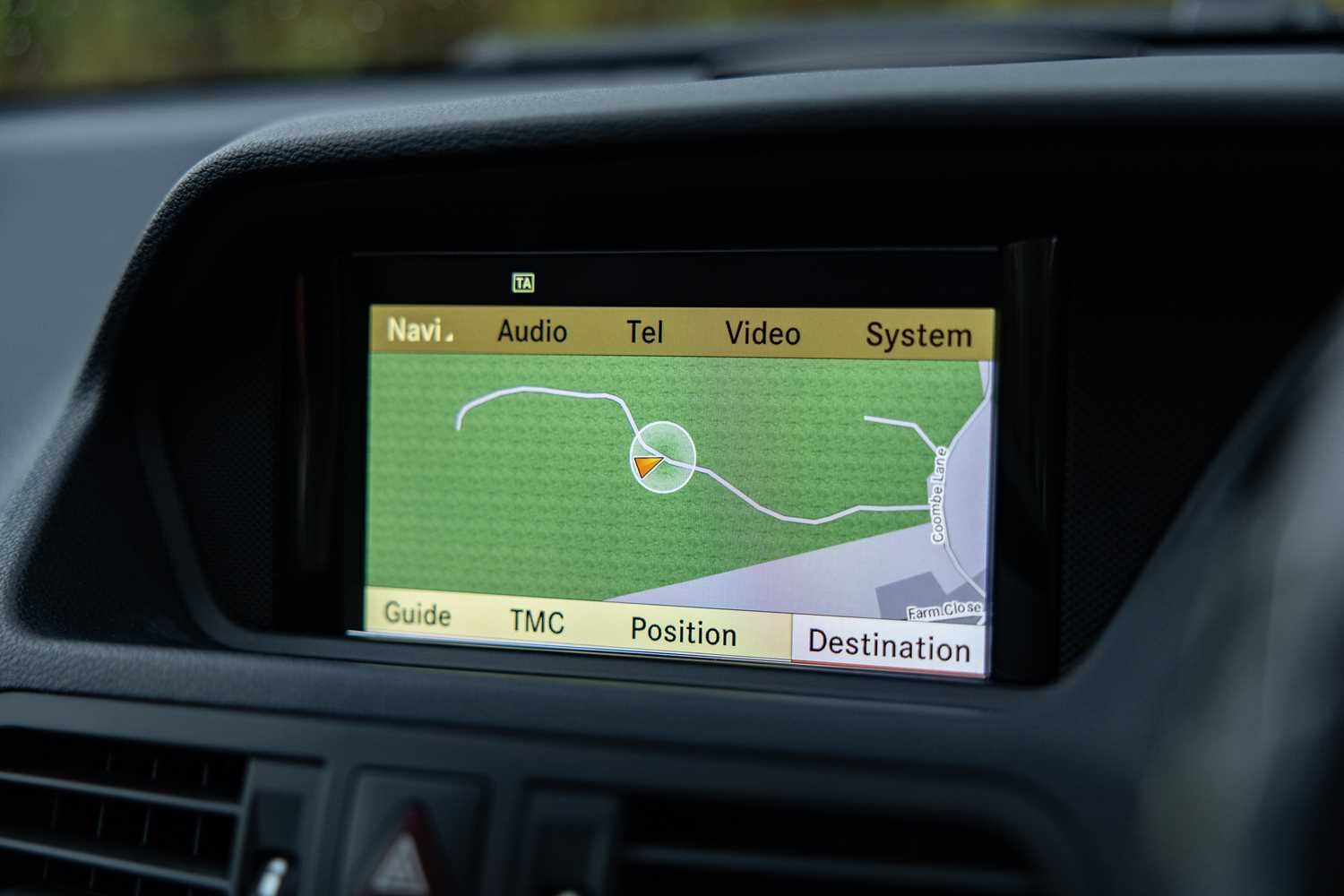 Used Mercedes-Benz E Class 2010 for sale - 76557128: Photo 38