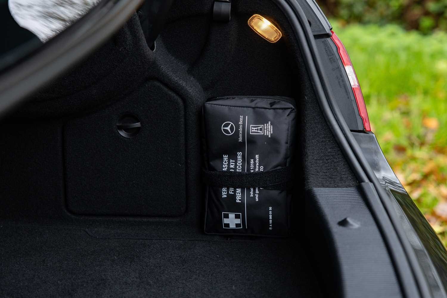 Used Mercedes-Benz E Class 2010 for sale - 76557128: Photo 41