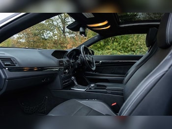 Used Mercedes-Benz E Class 2010 for sale - 76557128: Photo