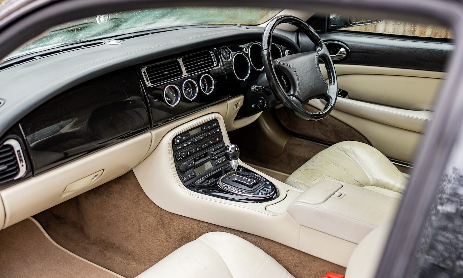 Used Jaguar XKR 1998 for sale - 77449600: Photo 4