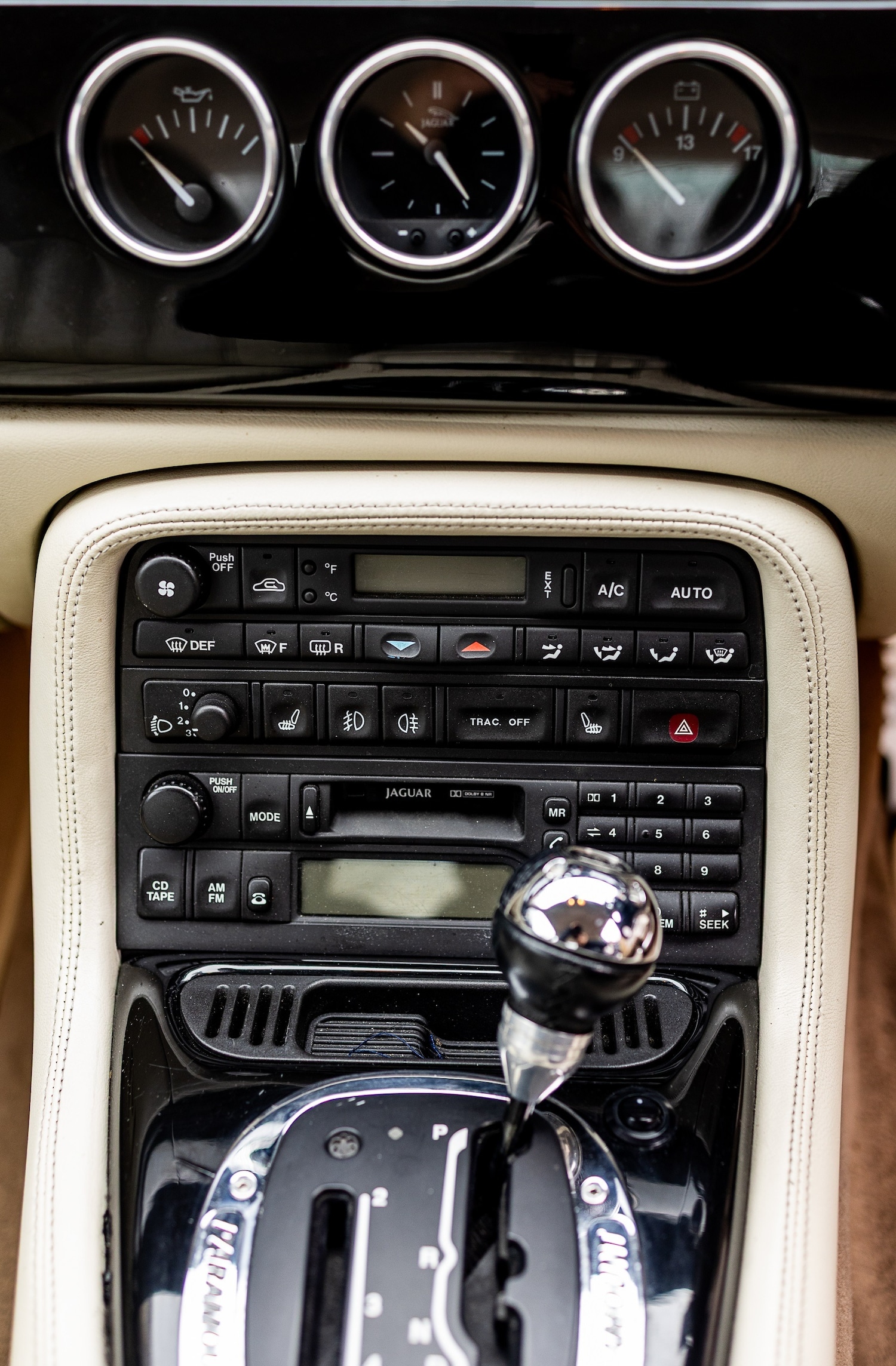 Used Jaguar XKR 1998 for sale - 77449600: Photo 41