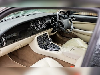 Used Jaguar XKR 1998 for sale - 77449600: Photo