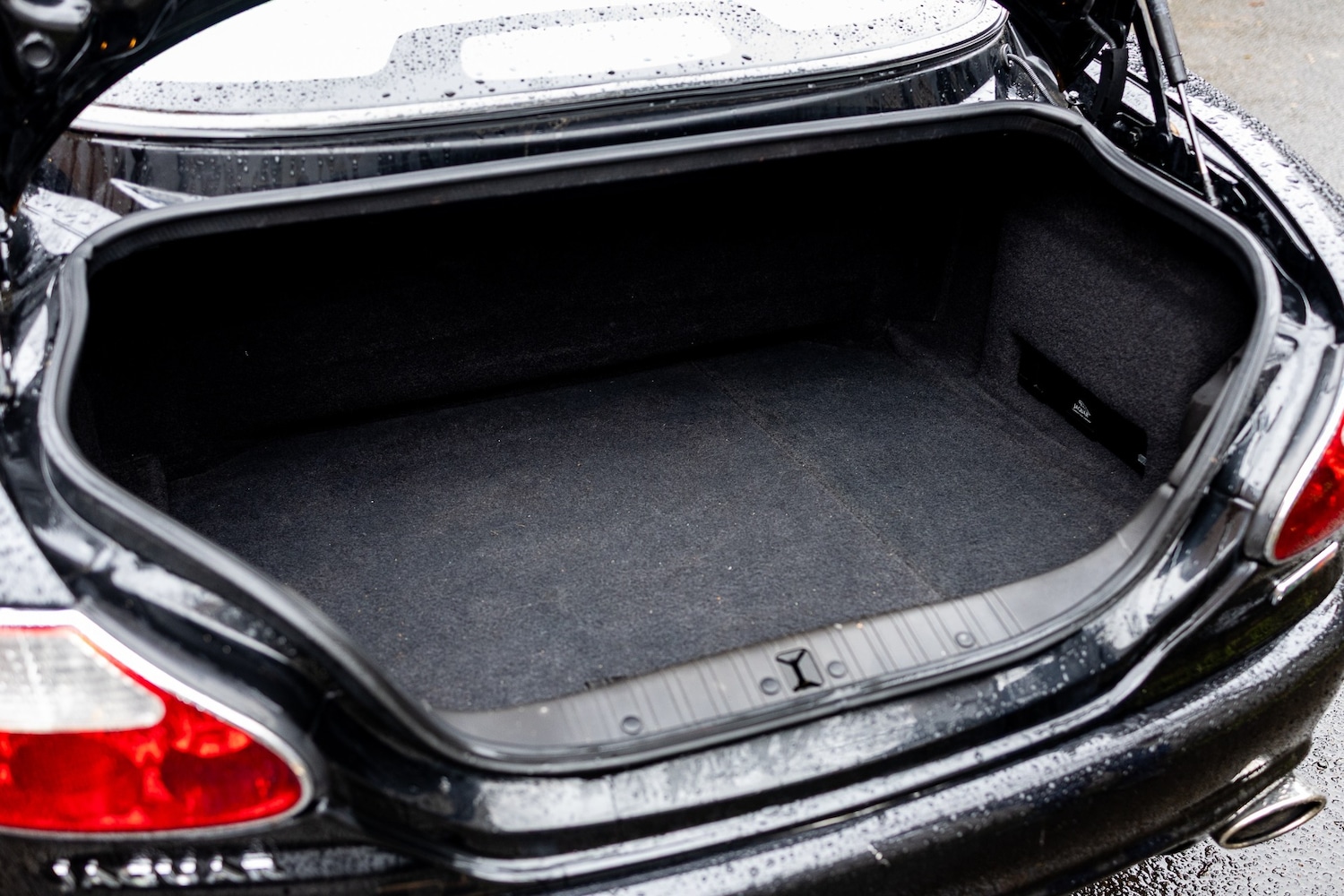 Used Jaguar XKR 1998 for sale - 77449600: Photo 51