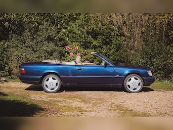 Used Mercedes-Benz E Class 1995 for sale - 78352970: Photo