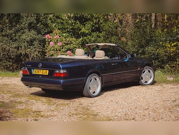 Used Mercedes-Benz E Class 1995 for sale - 78352970: Photo