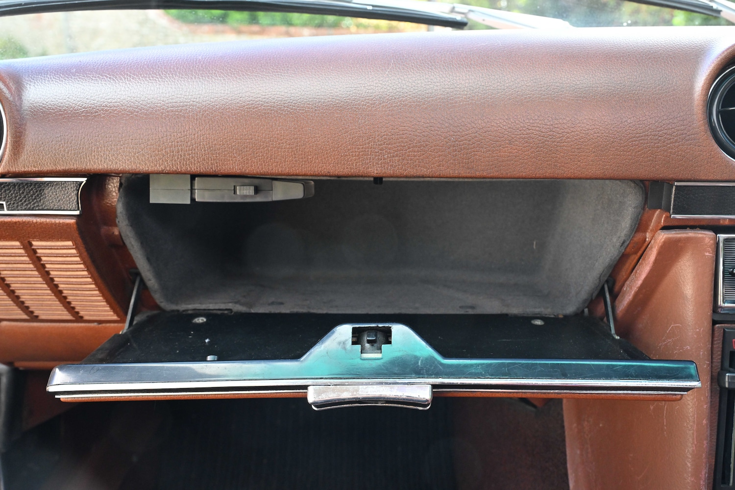 Used Mercedes-Benz SLC 1972 for sale - 76464304: Photo 42