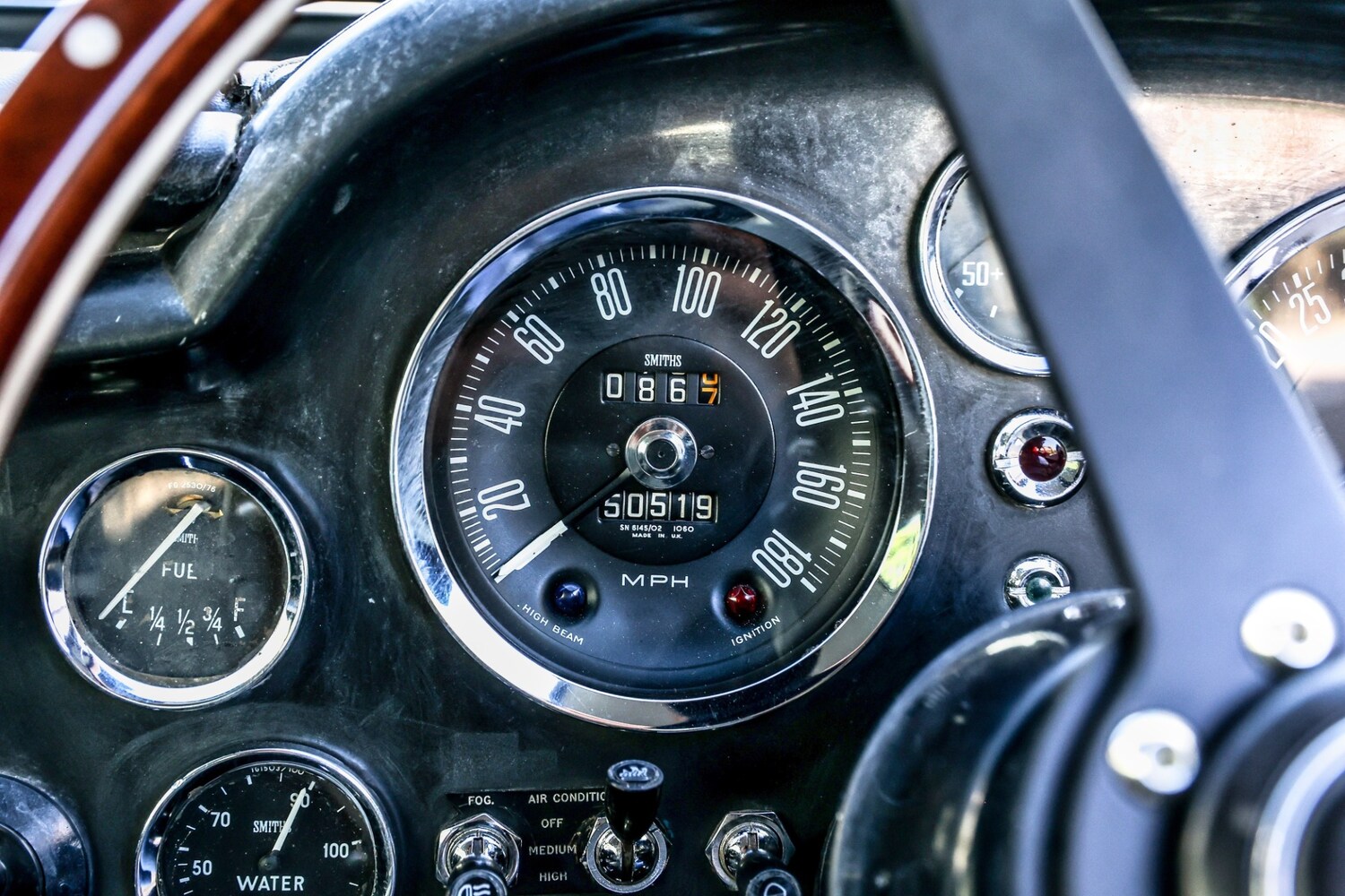 Used Aston Martin DB6 2023 for sale - 77543399: Photo 34