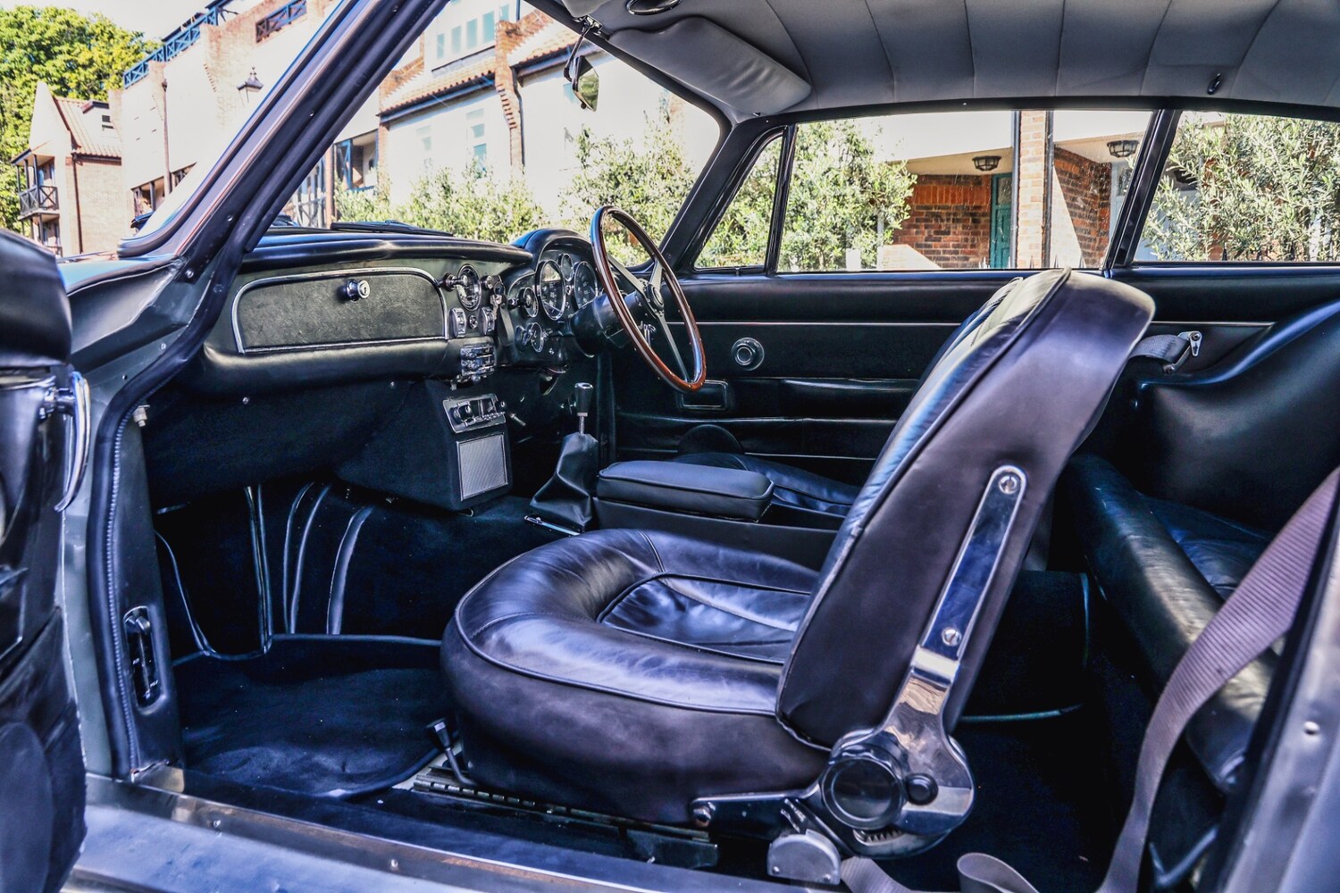 Used Aston Martin DB6 2023 for sale - 77543399: Photo 46