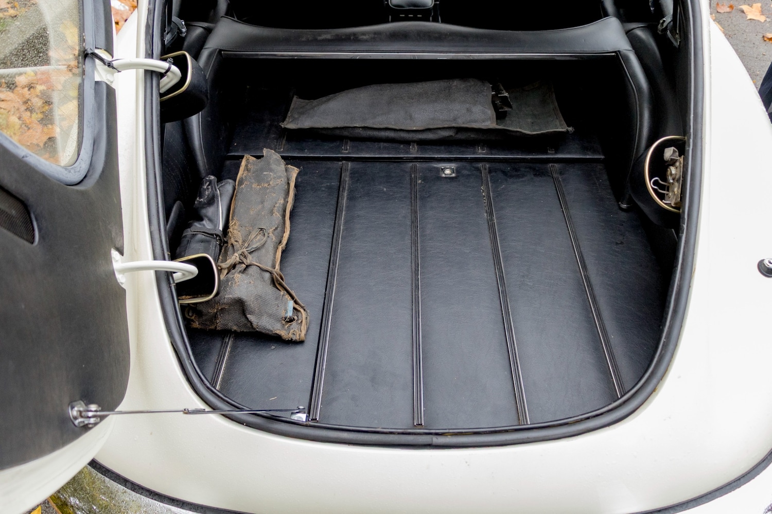 Used Jaguar E-Type 1972 for sale - 76492490: Photo 47