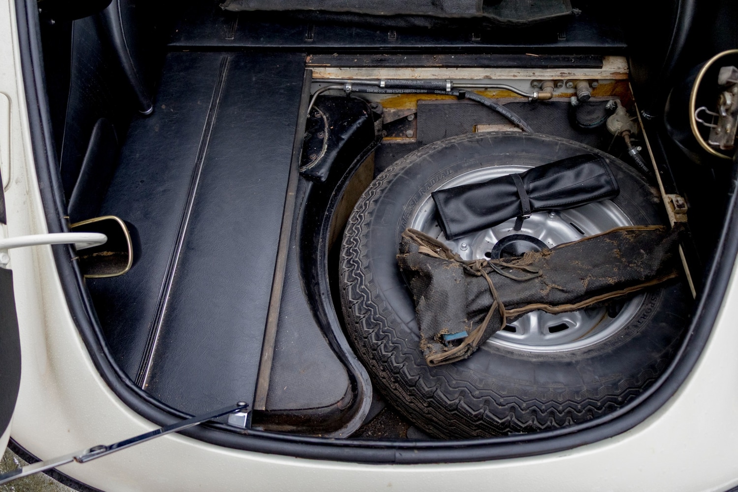 Used Jaguar E-Type 1972 for sale - 76492490: Photo 50