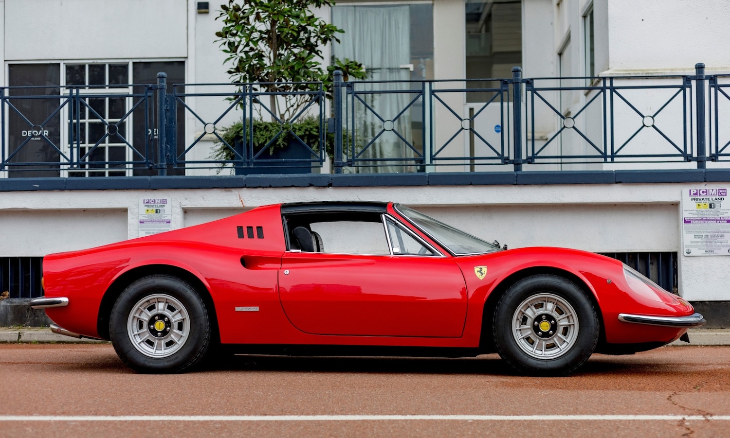 Used Ferrari Dino 246 GTS 1972 for sale - 77492731: Photo 2
