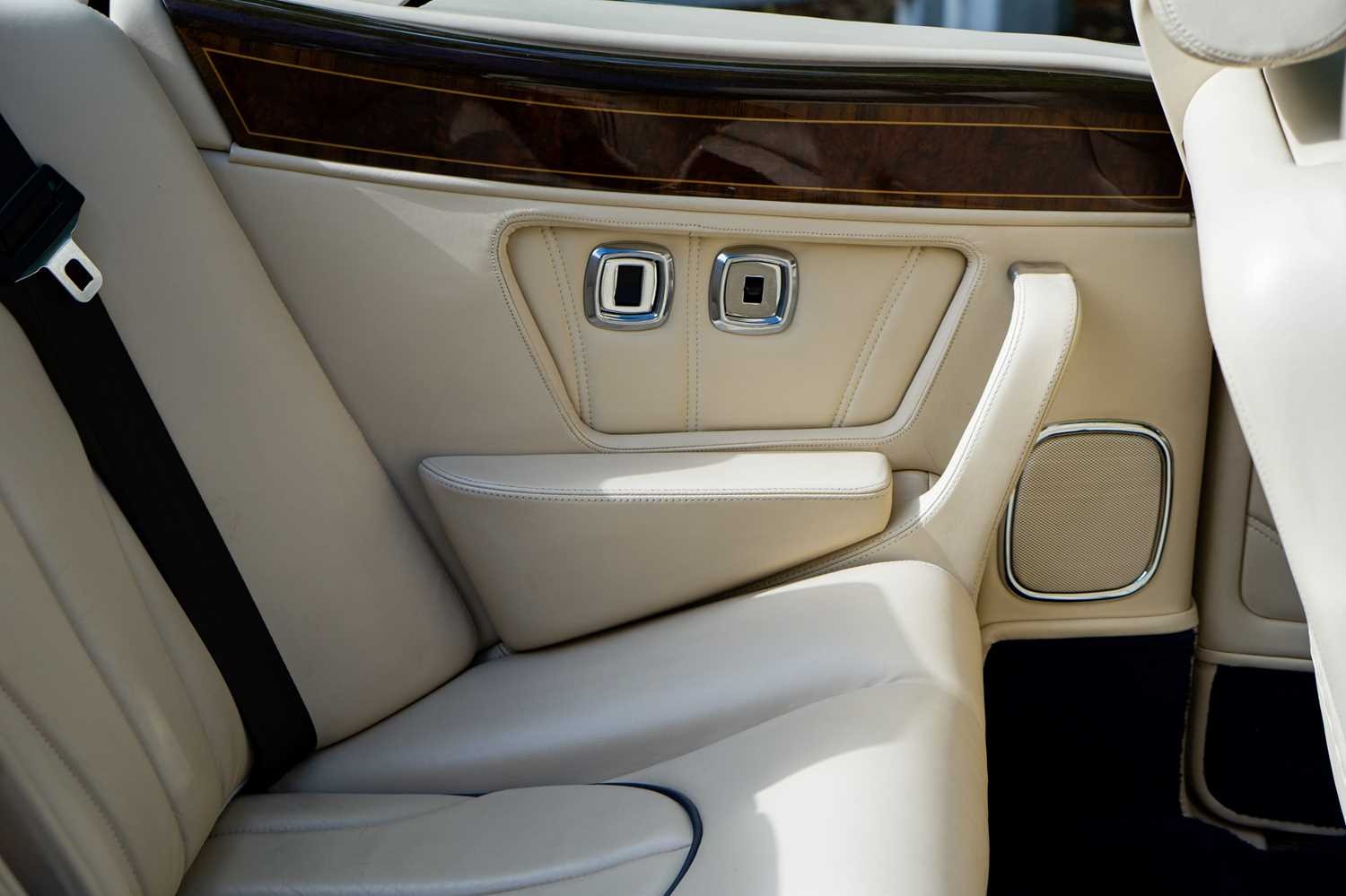 Used Rolls-Royce Corniche 2001 for sale - 76392322: Photo 26