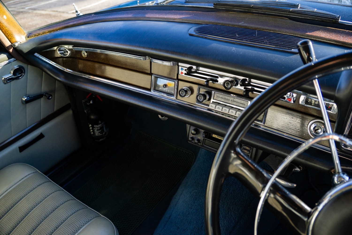 Used Mercedes-Benz 220 1966 for sale - 77431432: Photo 23