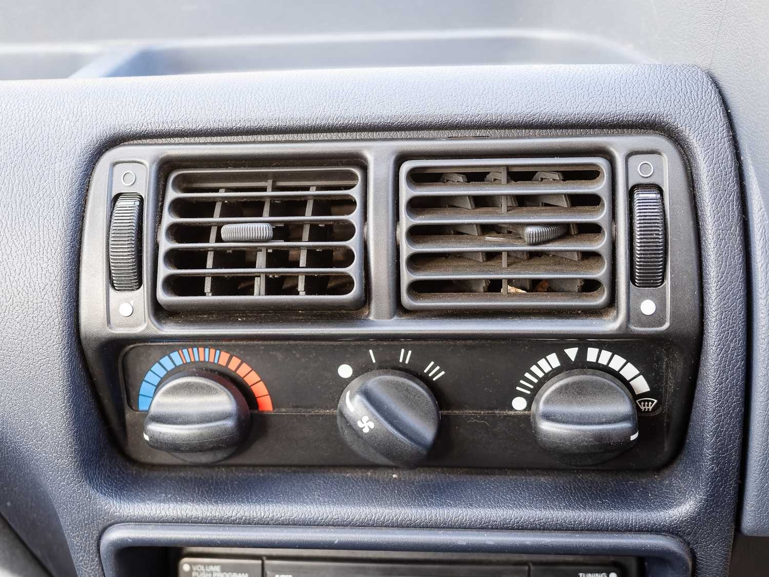 Used Ford Escort 1986 for sale - 76392343: Photo 30