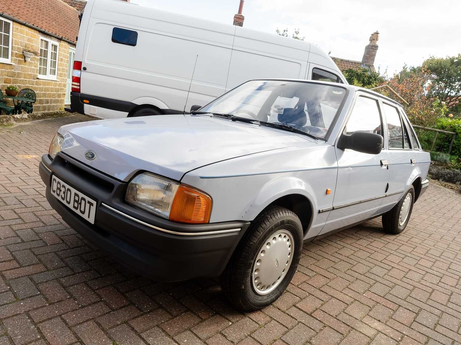 Used Ford Escort 1986 for sale - 76392343: Photo 32