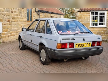 Used Ford Escort 1986 for sale - 76392343: Photo