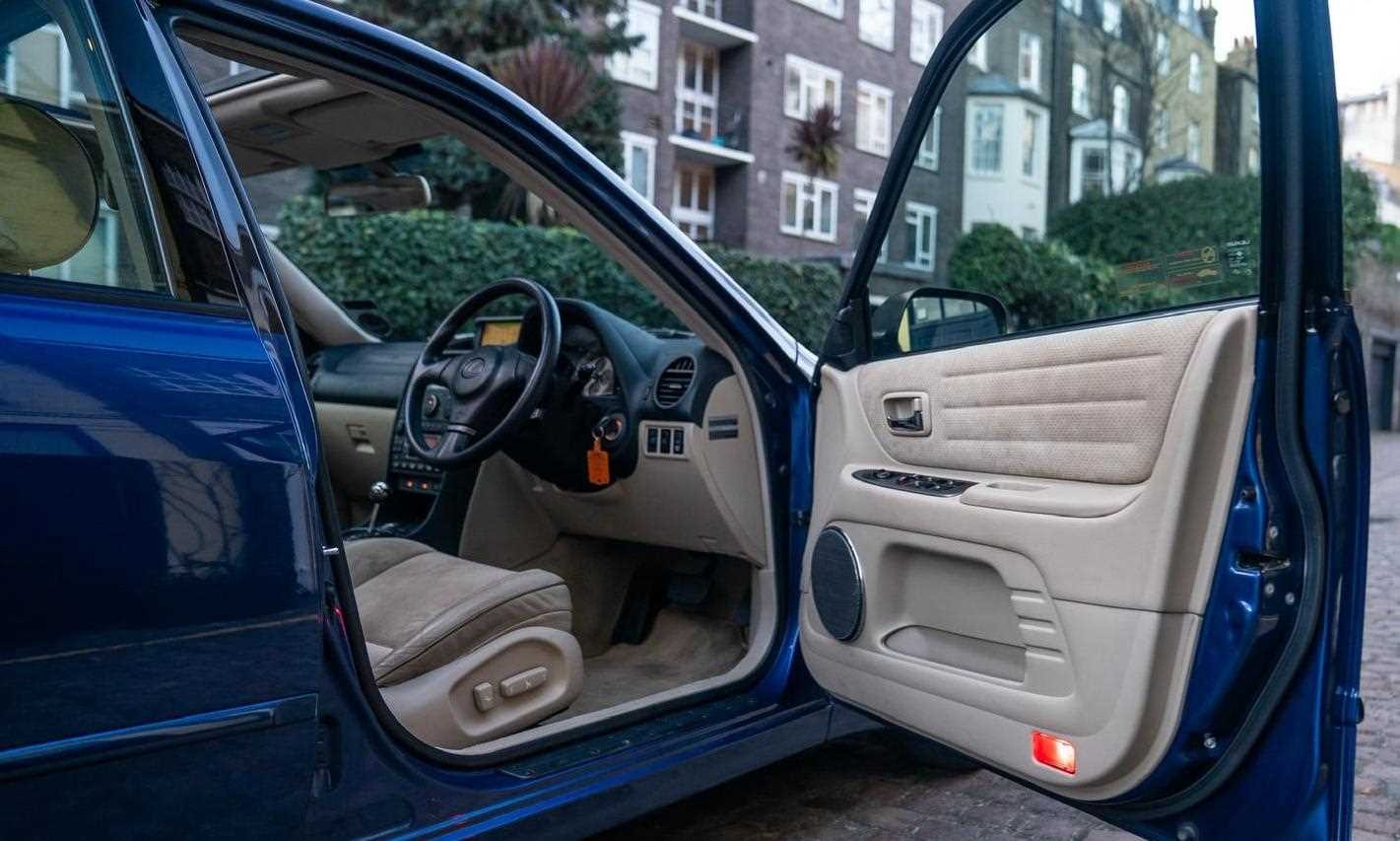 Used Lexus IS 2002 for sale - 77617775: Photo 4